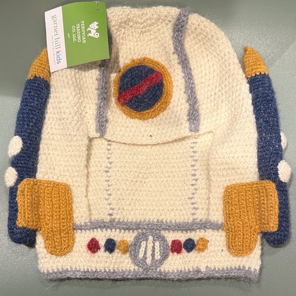 NWT Garnet Hill Kids Hand Knit Spaceship Hat - Picture 1 of 6